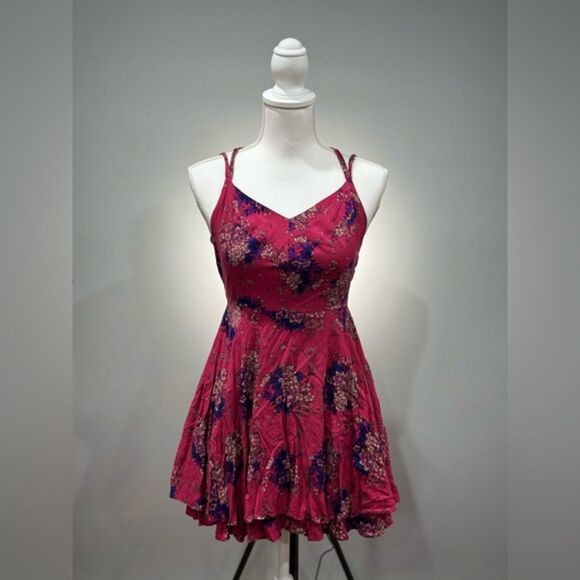 Red Kimchi Blue Floral Fit and Flare Dress Size 0 EUC - Picture 1 of 6